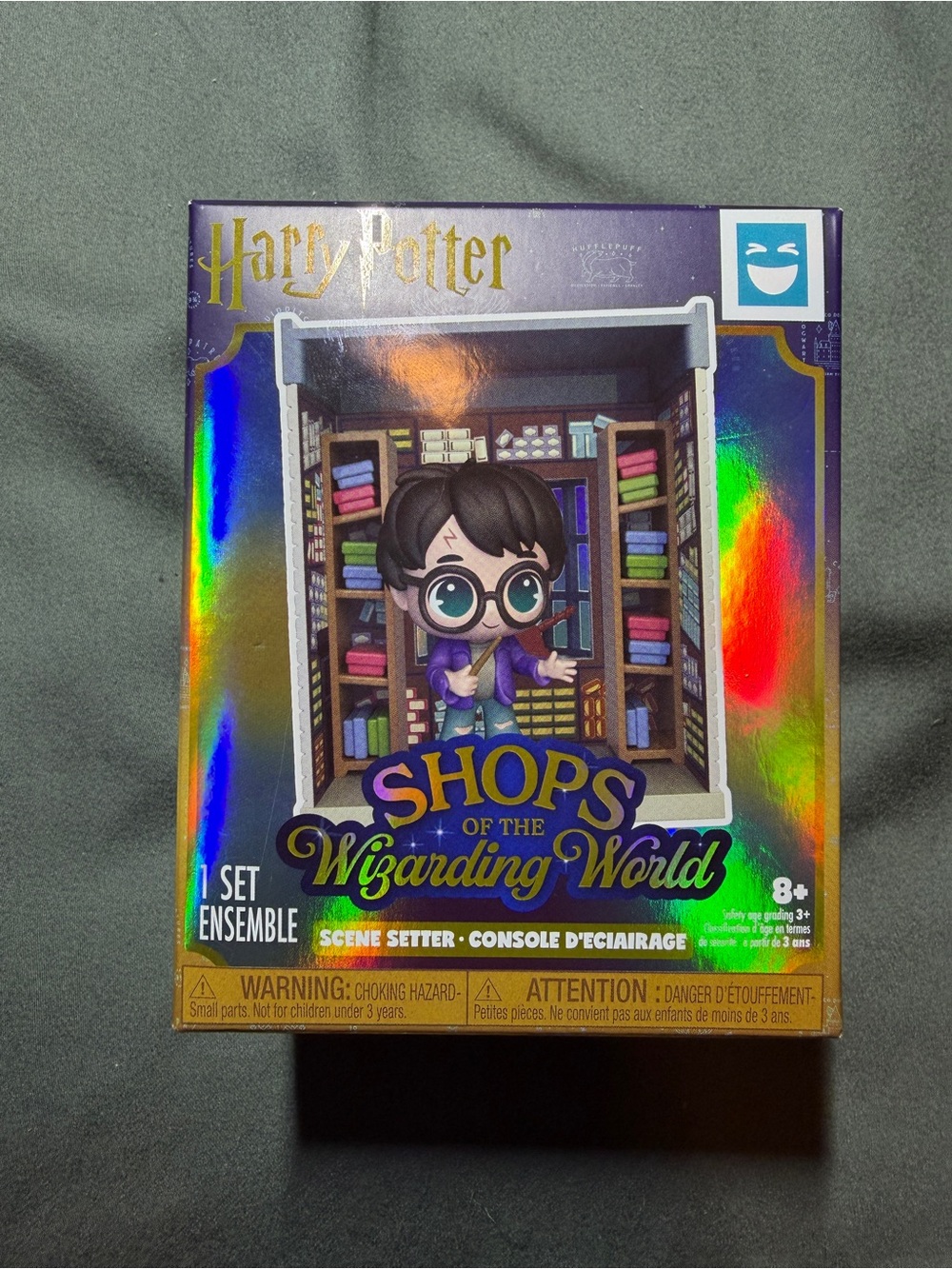 Warner Bros. Shops of the Wizarding World Scene Setter - Purple